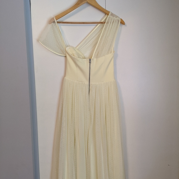 ASOS Dobby Mesh One Shoulder Prom Dress in Yellow UK 8/US 4. - Picture 6 of 15